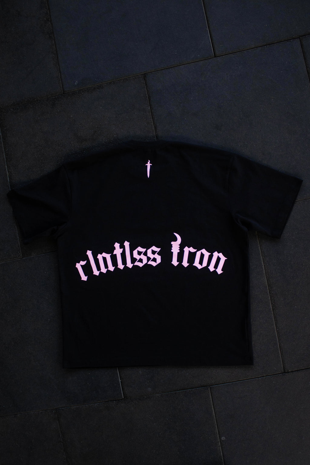 Pump cover (black and pink)