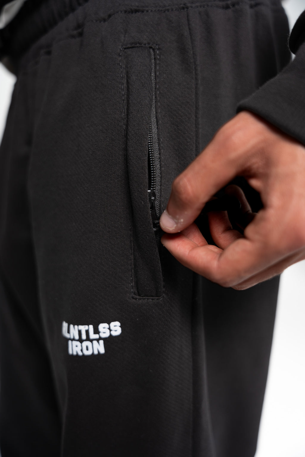 Black Areo-flecee Cuffed