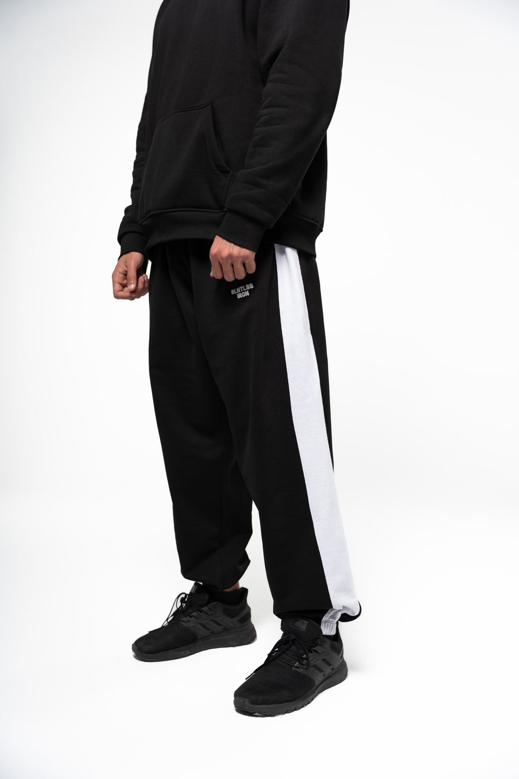 Areo-flecee white line cuffed pants