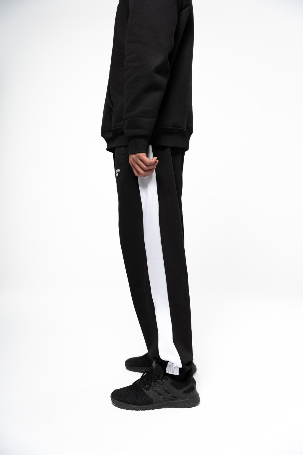 Areo-flecee white line cuffed pants