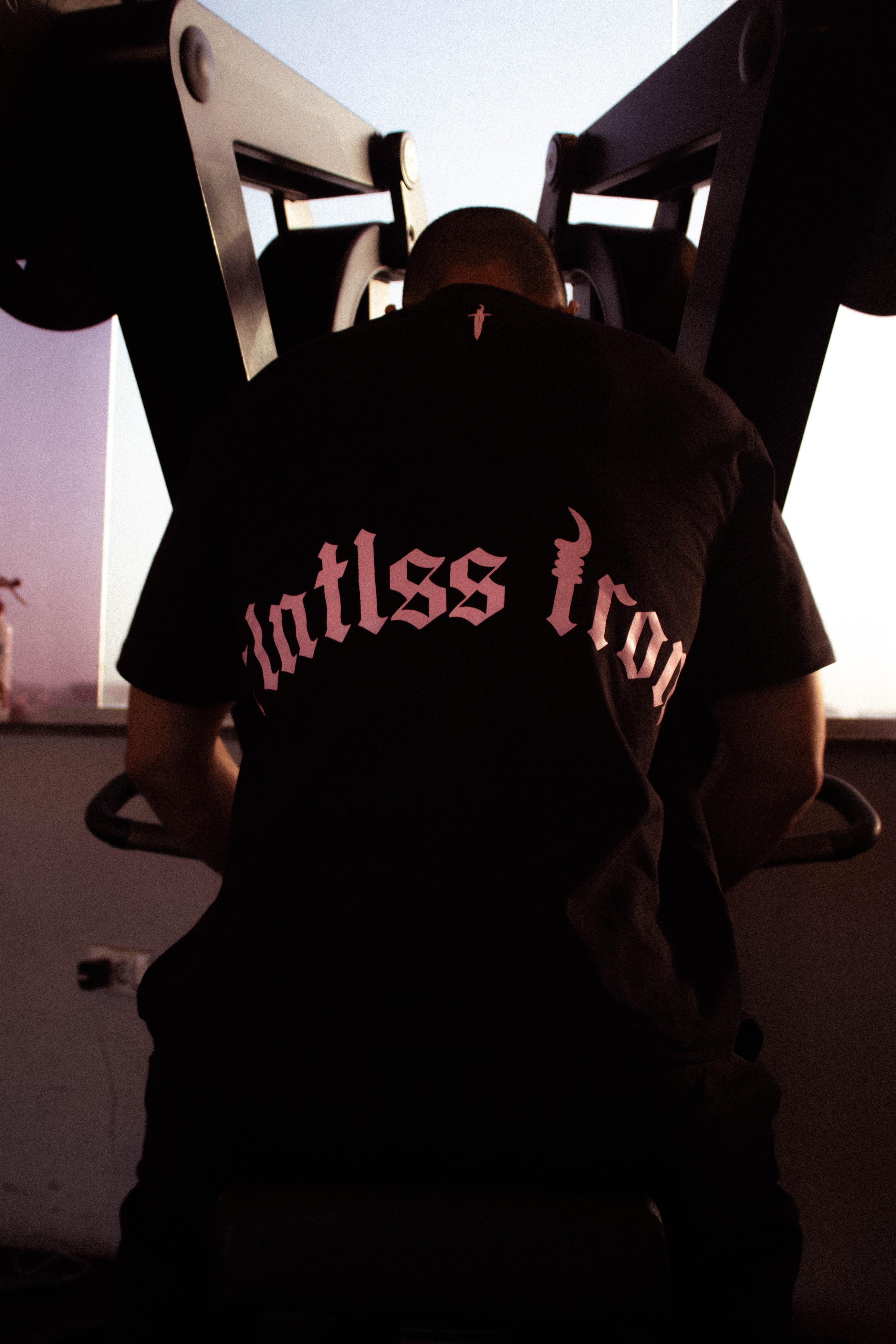 Pump cover (black and pink)